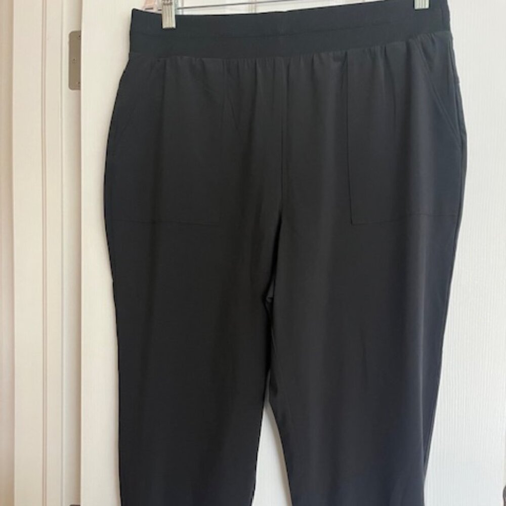T By Talbots Womens Black Joggers Pants Size LP Stretch Comfort Pockets Cuffed